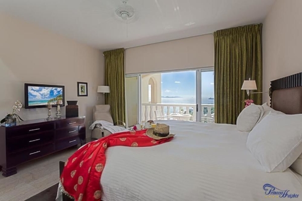Princess Heights Luxury Boutique Condo Hotel (One Hoe)